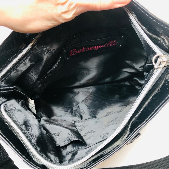 Betsyville Shiny Leopard Print / Snakeskin Purse - Picture 8 of 8